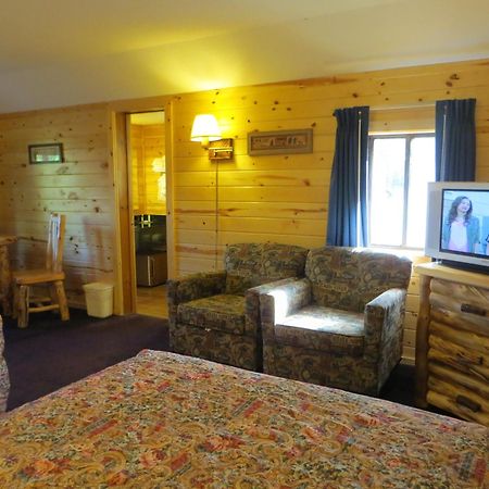 Econo Lodge Bayview Mackinaw City Exteriör bild