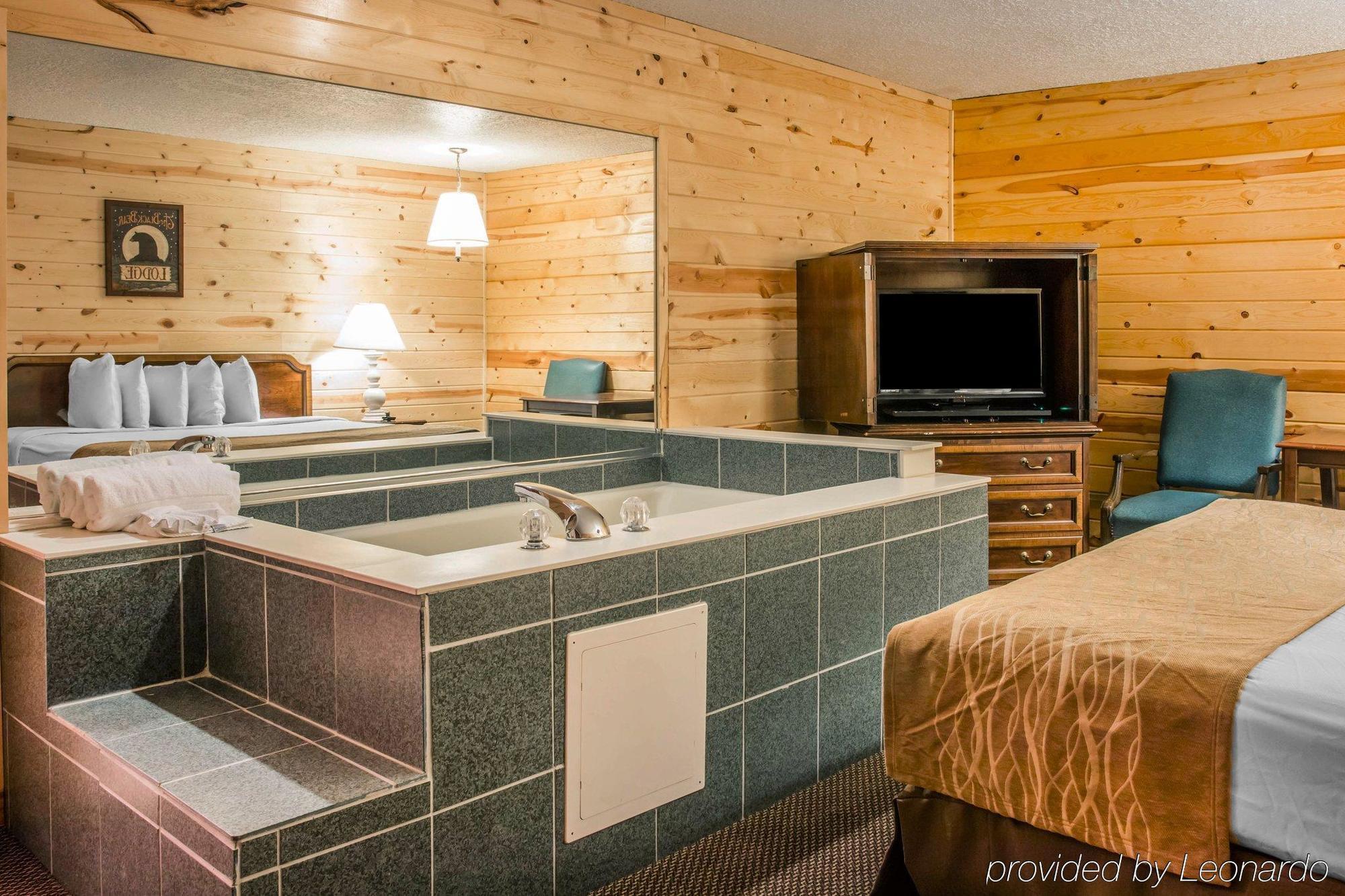 Econo Lodge Bayview Mackinaw City Exteriör bild