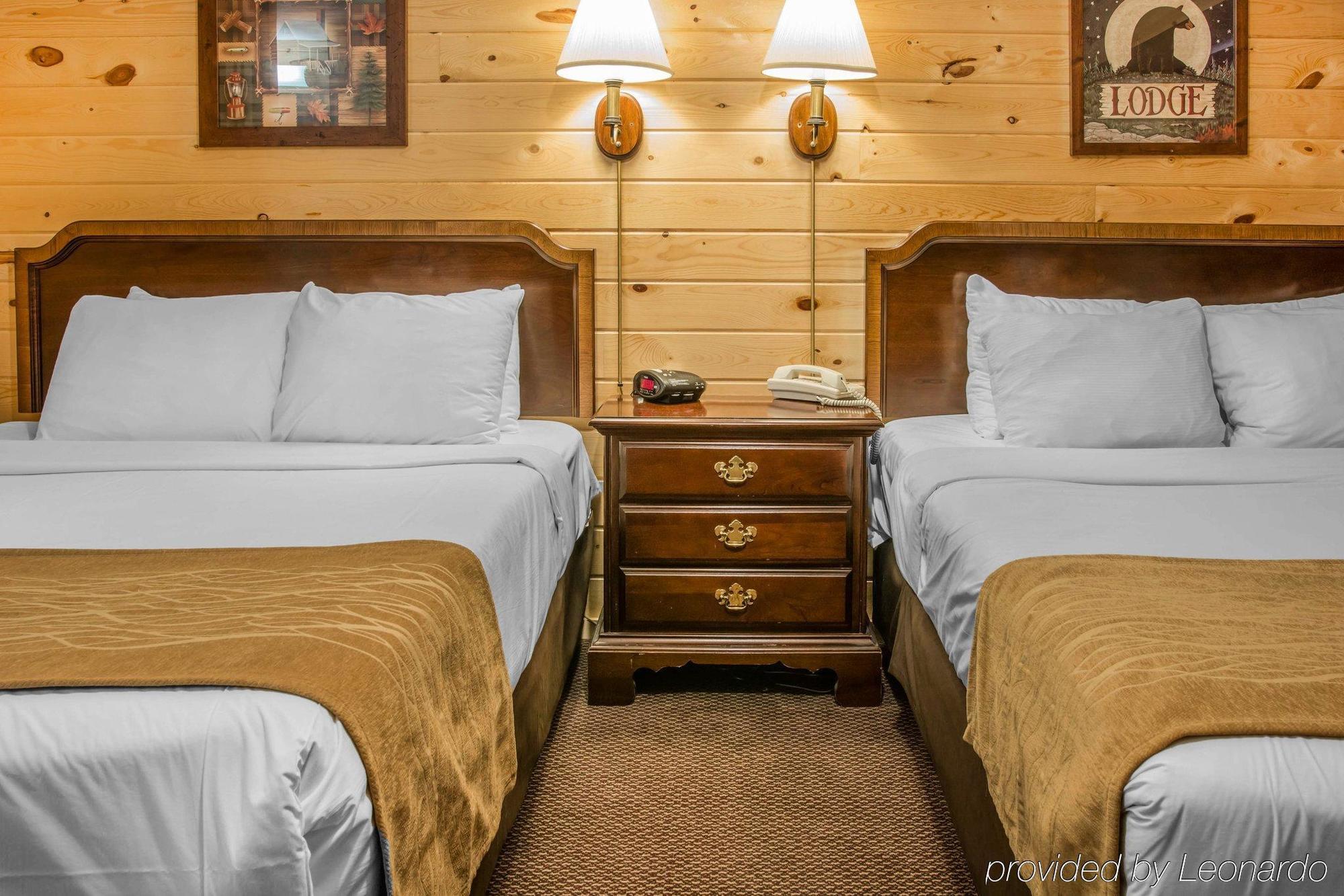 Econo Lodge Bayview Mackinaw City Exteriör bild