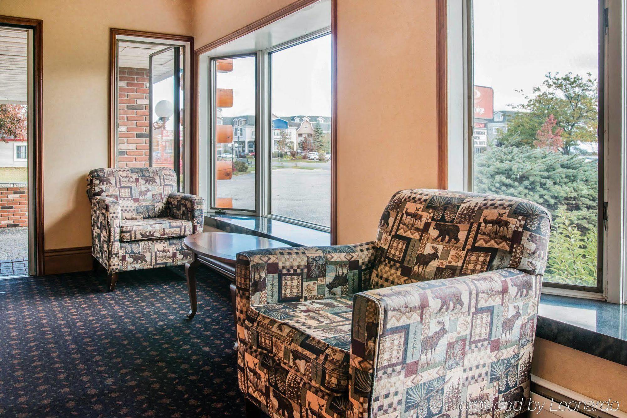 Econo Lodge Bayview Mackinaw City Exteriör bild