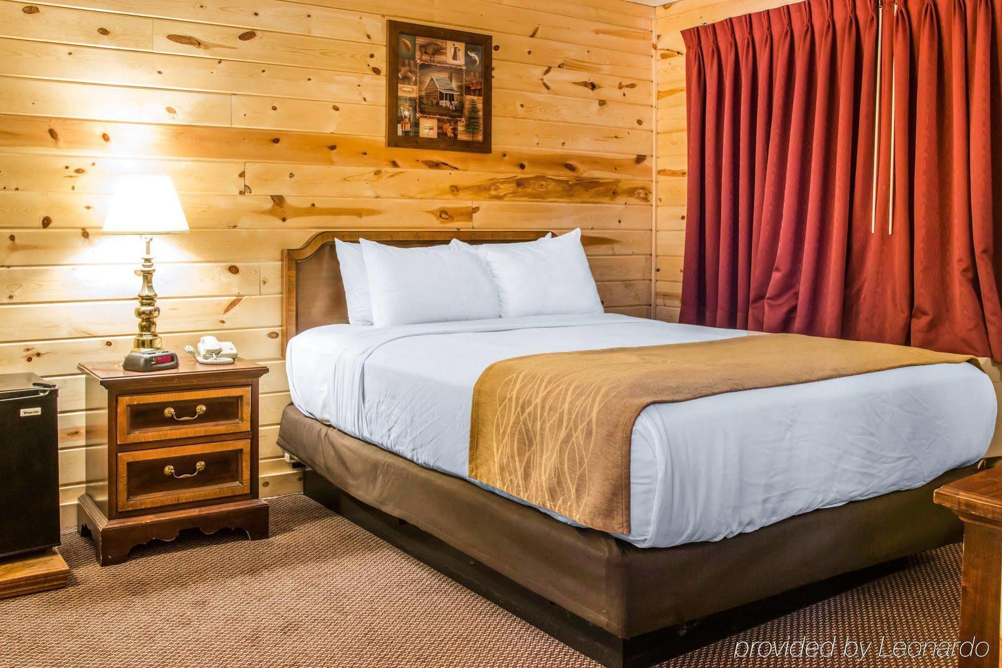 Econo Lodge Bayview Mackinaw City Exteriör bild