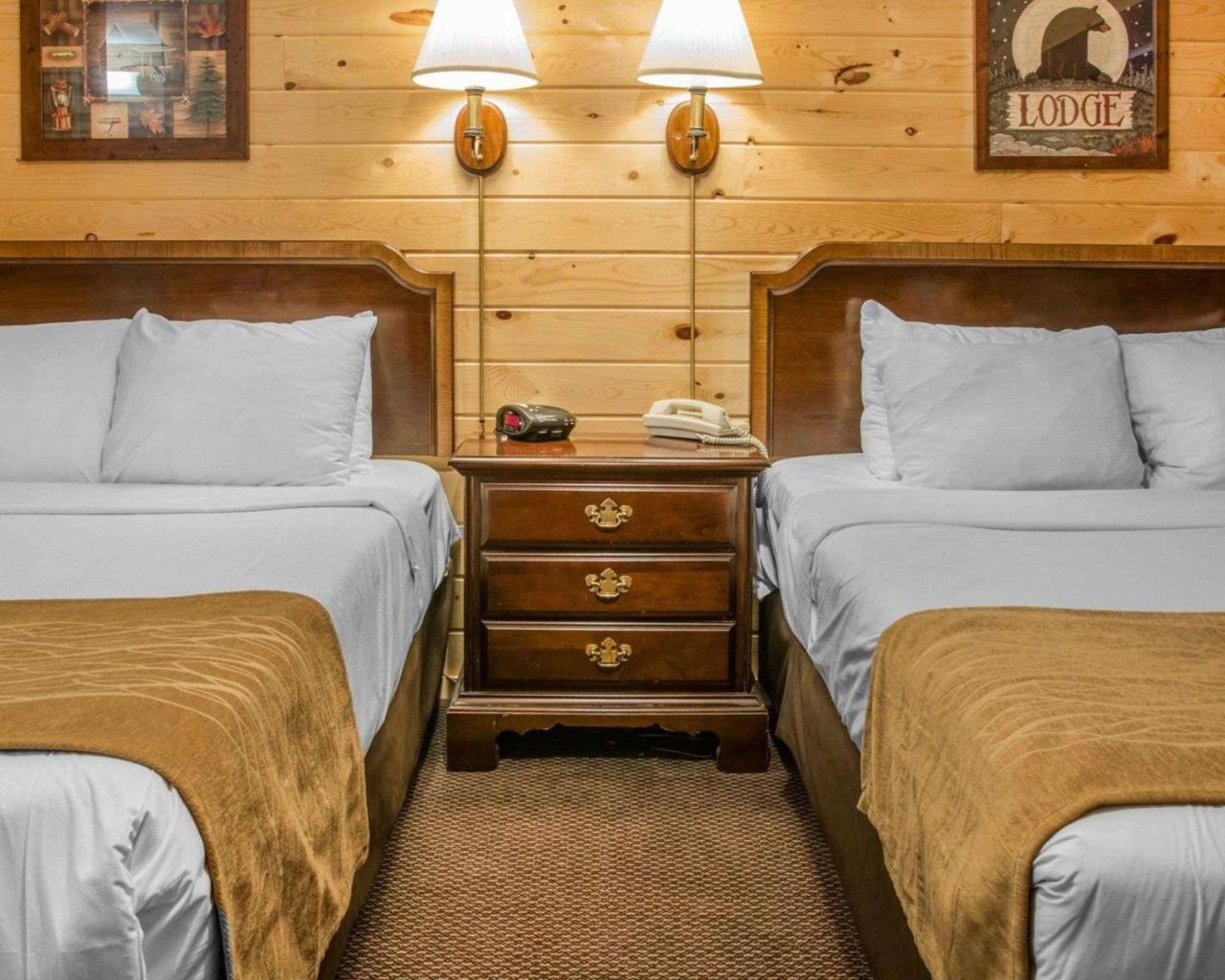 Econo Lodge Bayview Mackinaw City Exteriör bild
