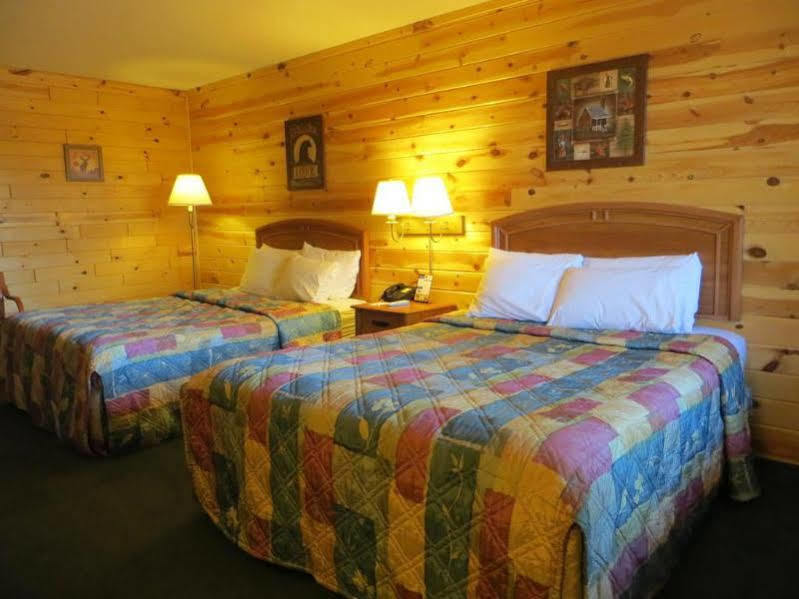 Econo Lodge Bayview Mackinaw City Exteriör bild